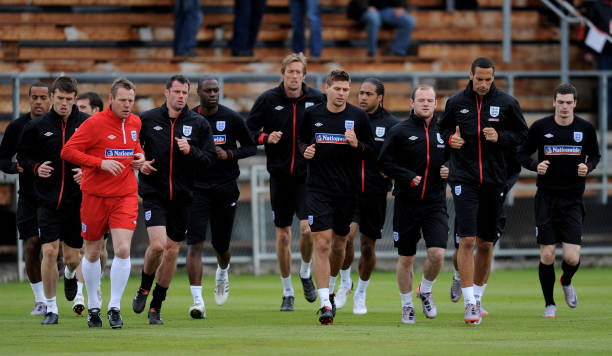 包括战略和 包括战略和