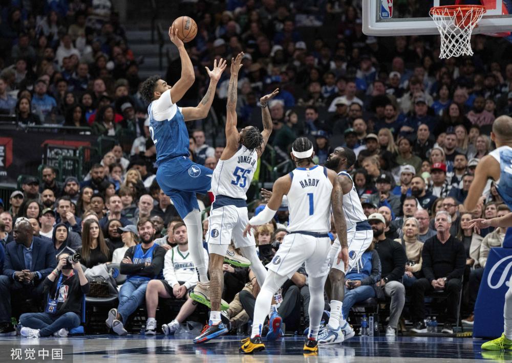 而三名后卫 而三名后卫